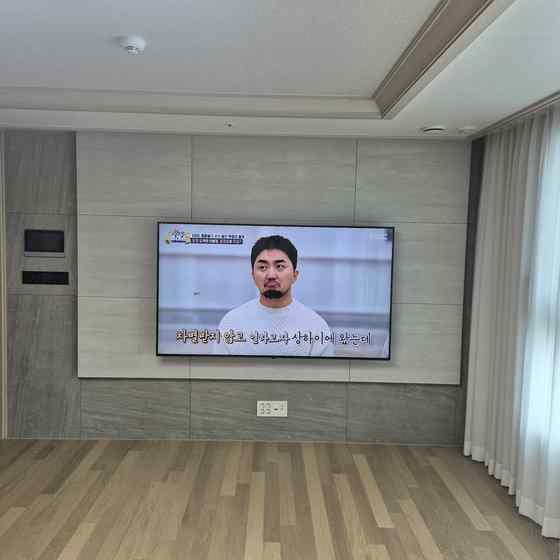원커넥트 정리 벽걸이TV 설치